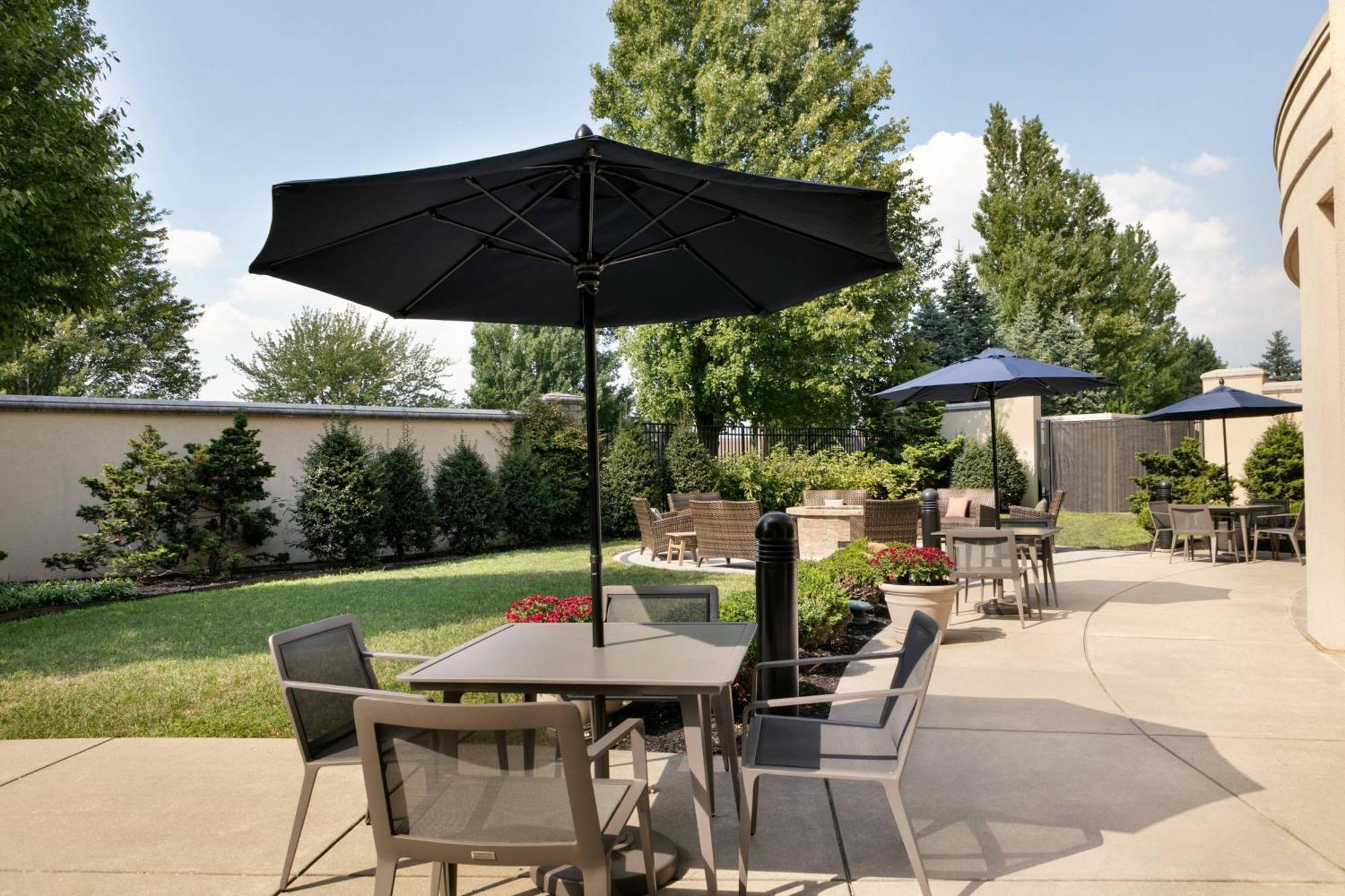 Отель Courtyard Lancaster Fertility Экстерьер фото