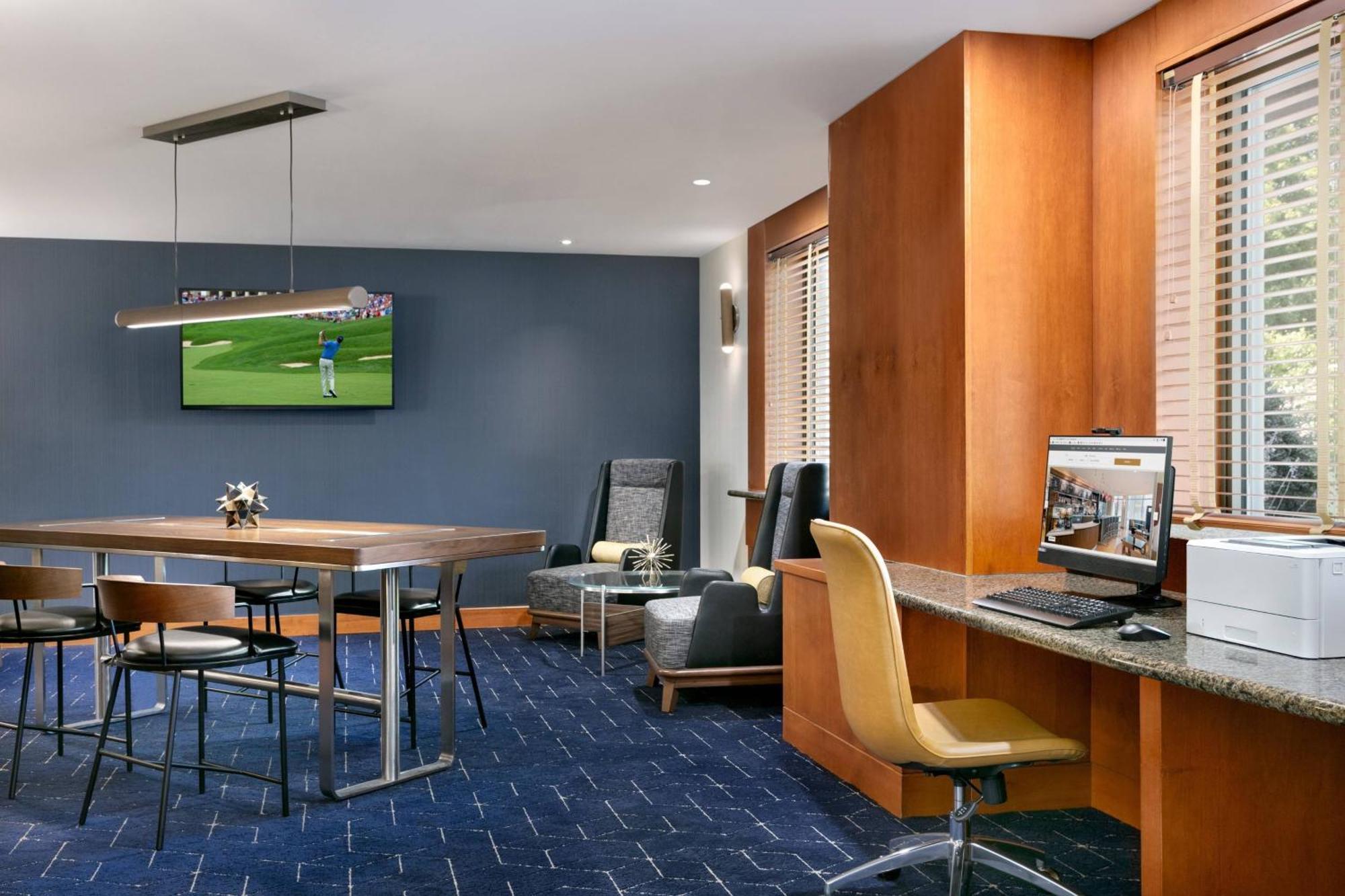 Отель Courtyard Lancaster Fertility Экстерьер фото