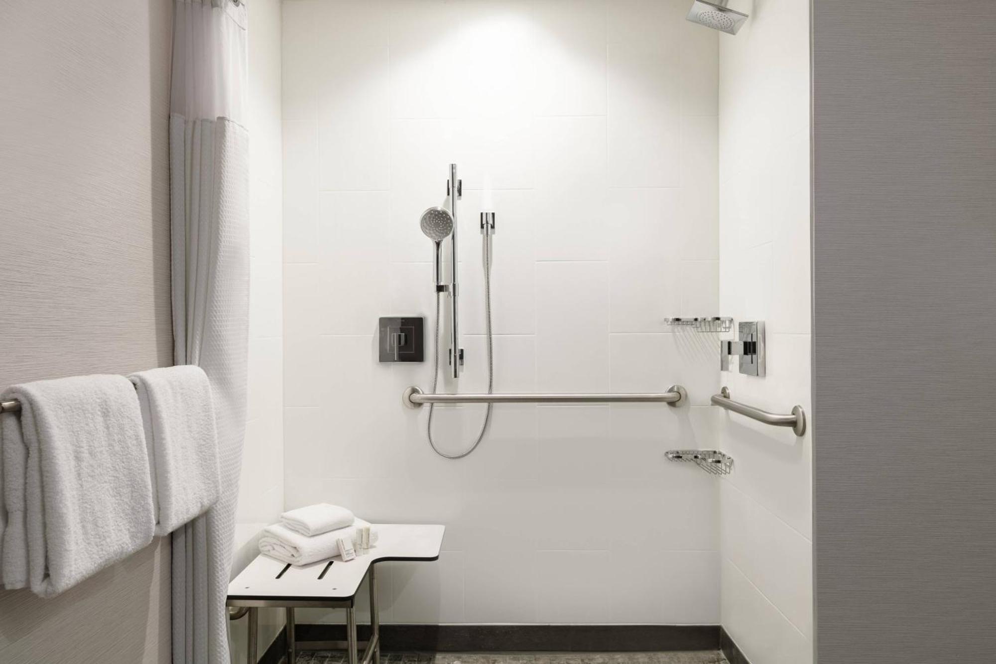 Отель Courtyard Lancaster Fertility Экстерьер фото