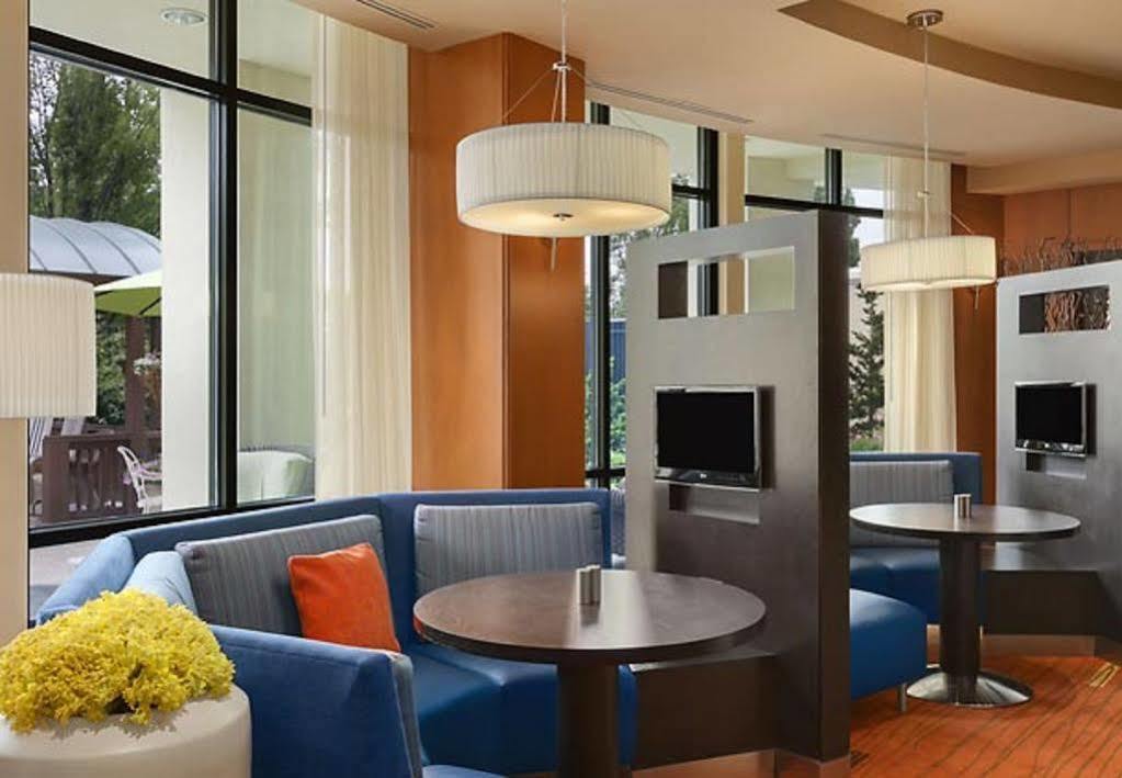 Отель Courtyard Lancaster Fertility Экстерьер фото