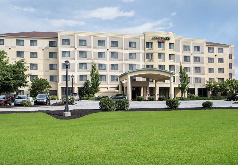 Отель Courtyard Lancaster Fertility Экстерьер фото